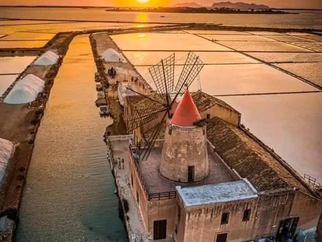 La Casetta Giosa Sullo Stagnone Marsala Luaran gambar